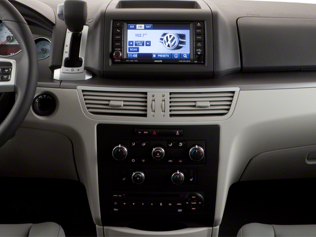 2010 Volkswagen Routan SEL