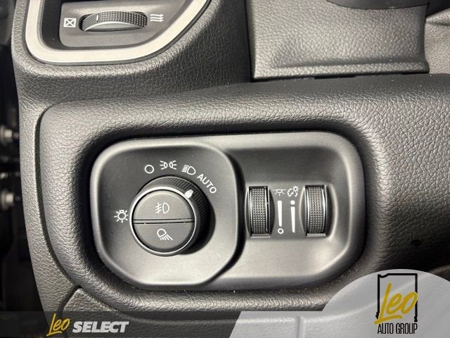2019 RAM 1500 Laramie Crew Cab 4x4 5'7" Box