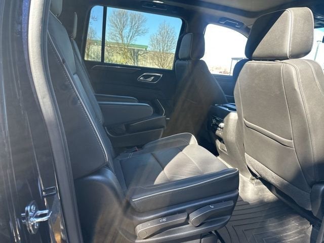 2022 GMC Yukon XL SLT