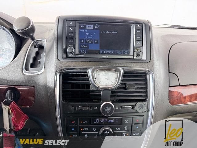 2012 Chrysler Town & Country Touring-L