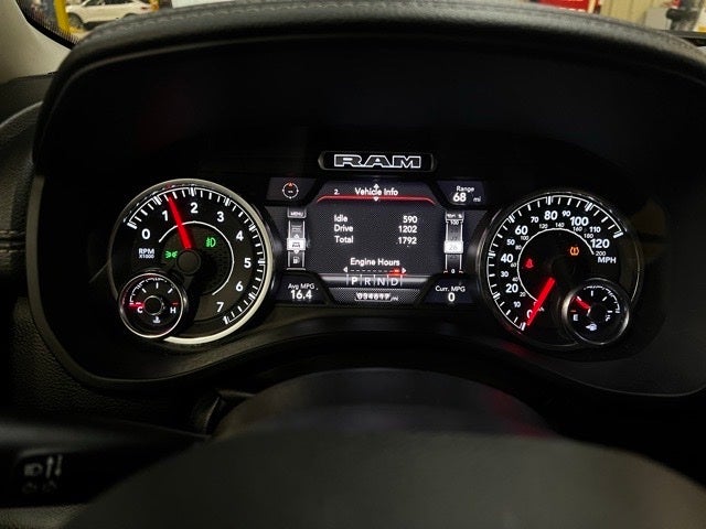 2022 RAM 1500 Laramie Crew Cab 4x4 5'7' Box