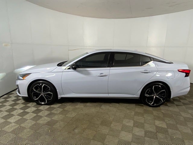 2023 Nissan Altima SR