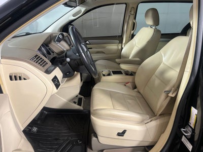 2010 Volkswagen Routan SEL