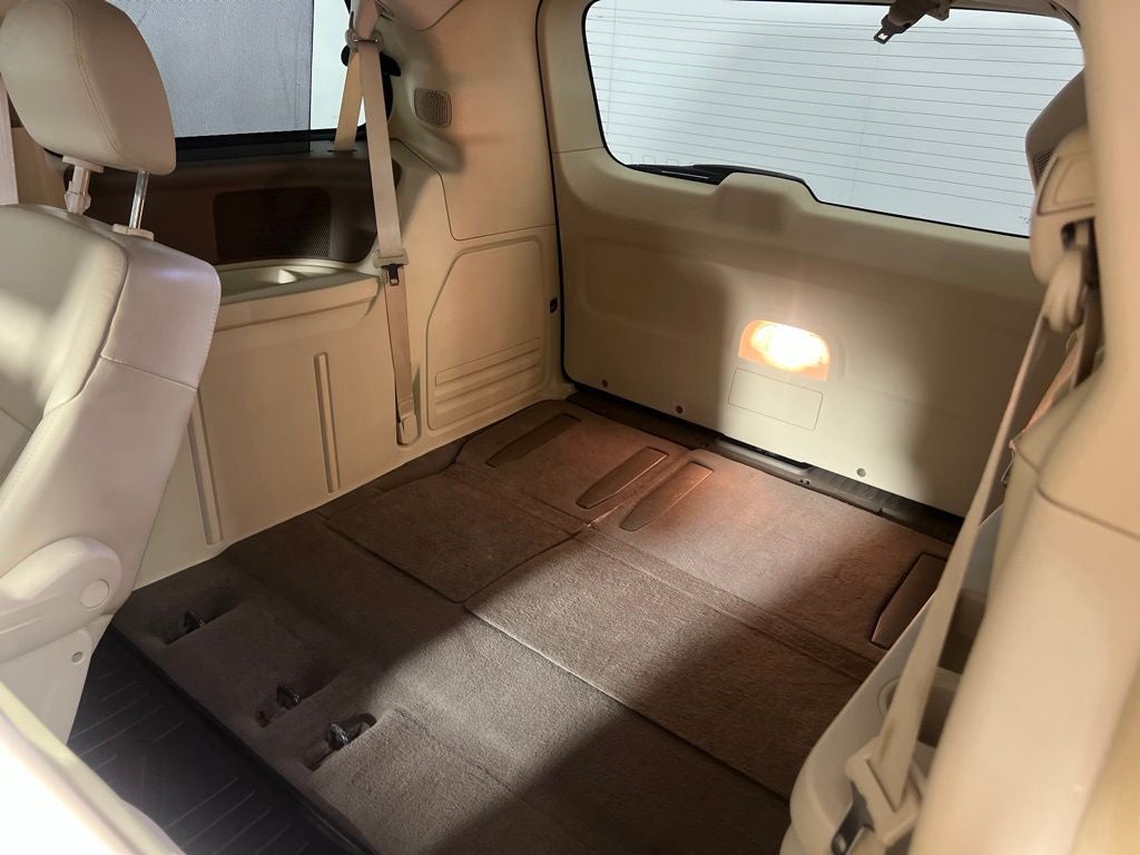 2010 Volkswagen Routan SEL
