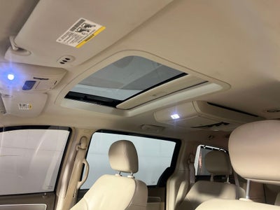 2010 Volkswagen Routan SEL