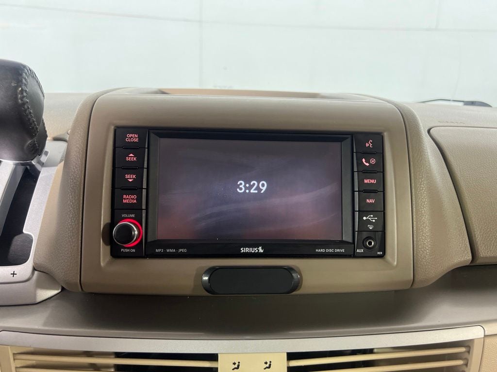 2010 Volkswagen Routan SEL