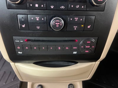 2010 Volkswagen Routan SEL