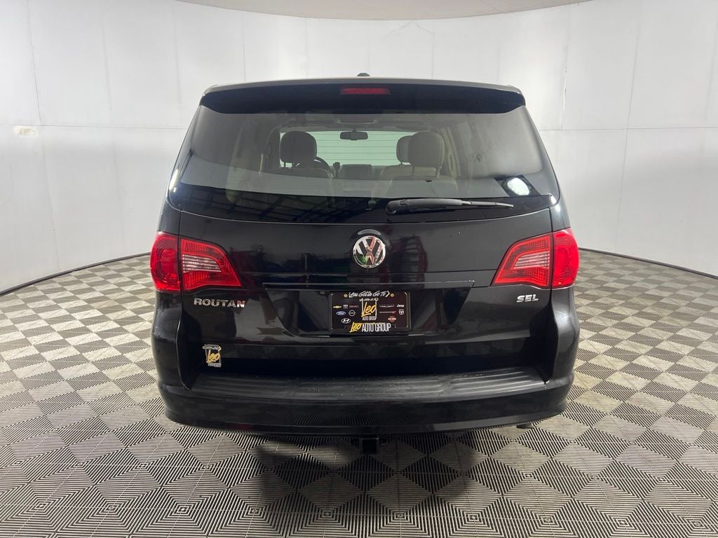 2010 Volkswagen Routan SEL