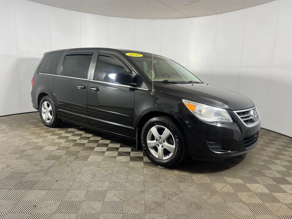 2010 Volkswagen Routan SEL