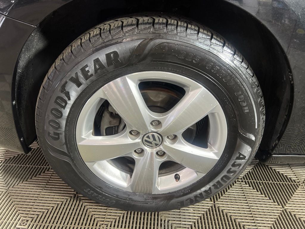 2010 Volkswagen Routan SEL