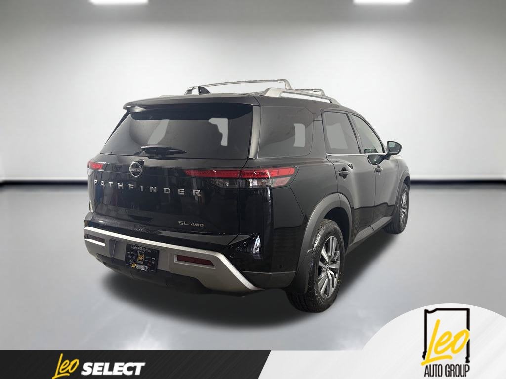 2024 Nissan Pathfinder SL