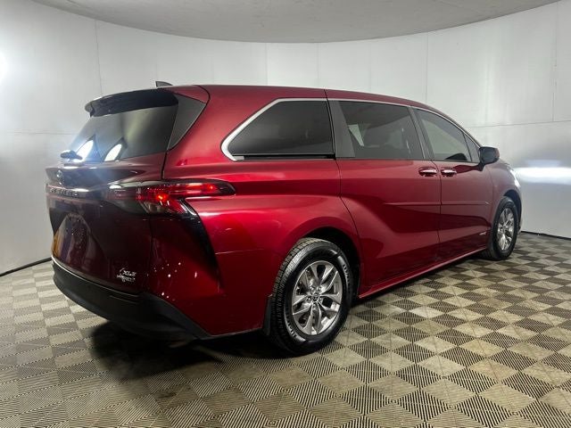 2021 Toyota Sienna XLE